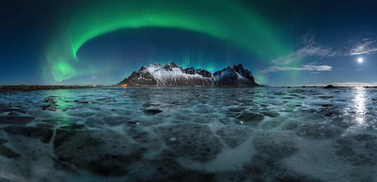 Northern Lights Vestrahorn Stokksnes Peninsula Iceland